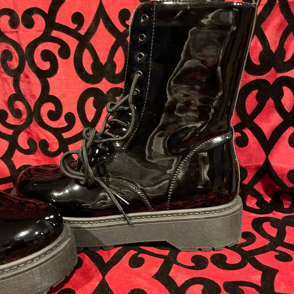 Women’s Patent Leather Combat Boots - Picture 5 of 11